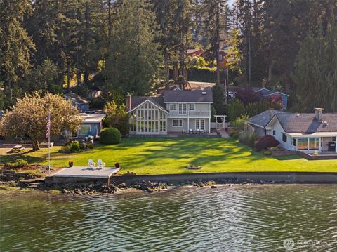 Photo of 3012 Marine Drive, Bremerton, WA 98312 (MLS # 2516639)