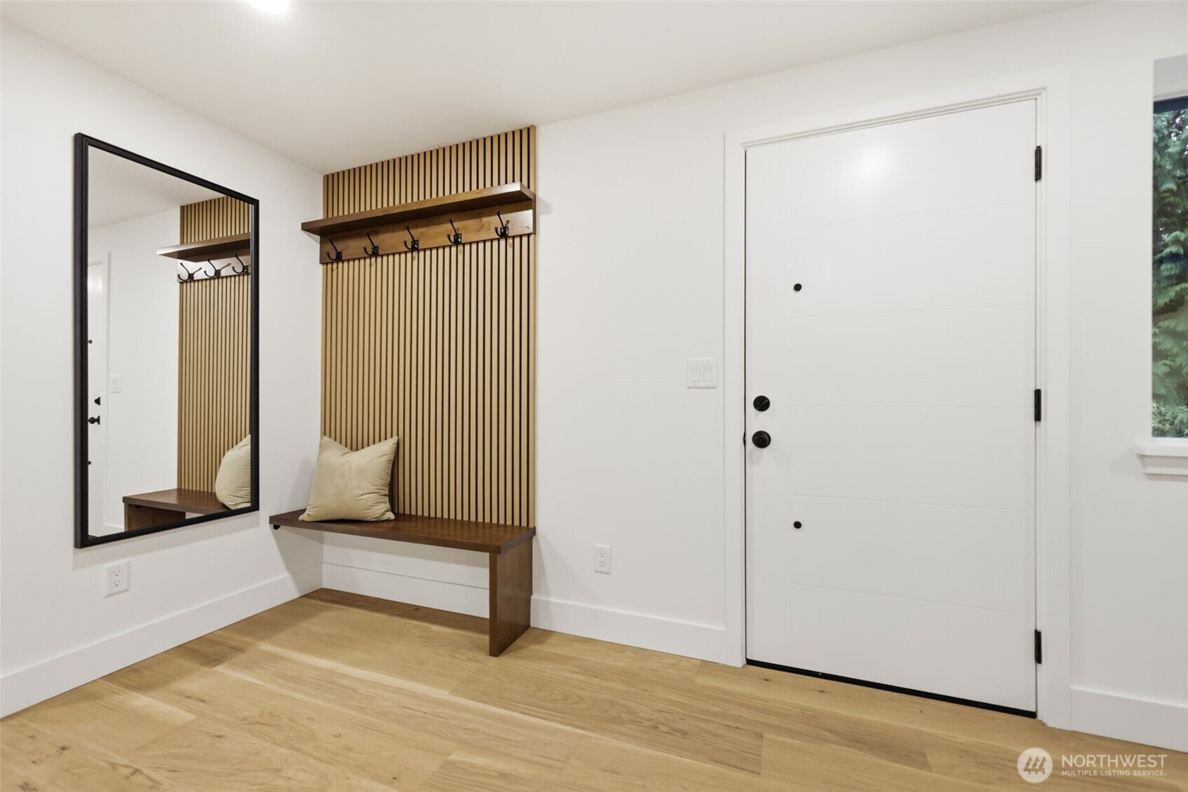 19531 55th Avenue NE