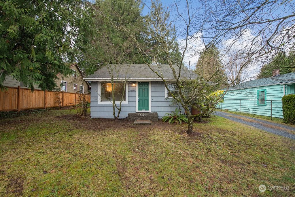 Photo of 12347 17th Avenue NE, Seattle, WA 98125 (MLS # 2193812)