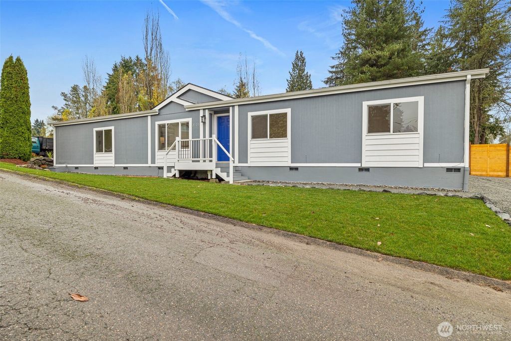 Photo of 2525 SW 102nd Lane, Seattle, WA 98146 (MLS # 2457956)