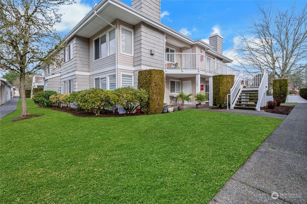 Photo of 11130 SE 208th Street #M-102, Kent, WA 98031 (MLS # 2325310)