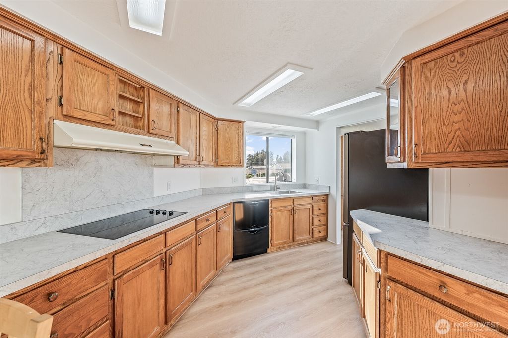 Photo of 1702 Clark Drive, Wenatchee, WA 98801 (MLS # 2494491)