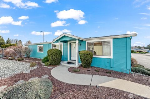 Photo of 1702 Clark Drive, Wenatchee, WA 98801 (MLS # 2494491)