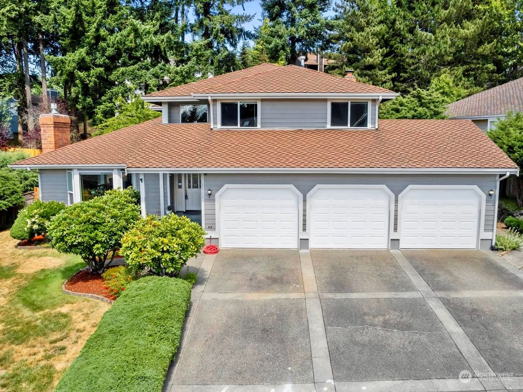 Photo of 1112 SW 326th Place, Federal Way, WA 98023 (MLS # 2139741)