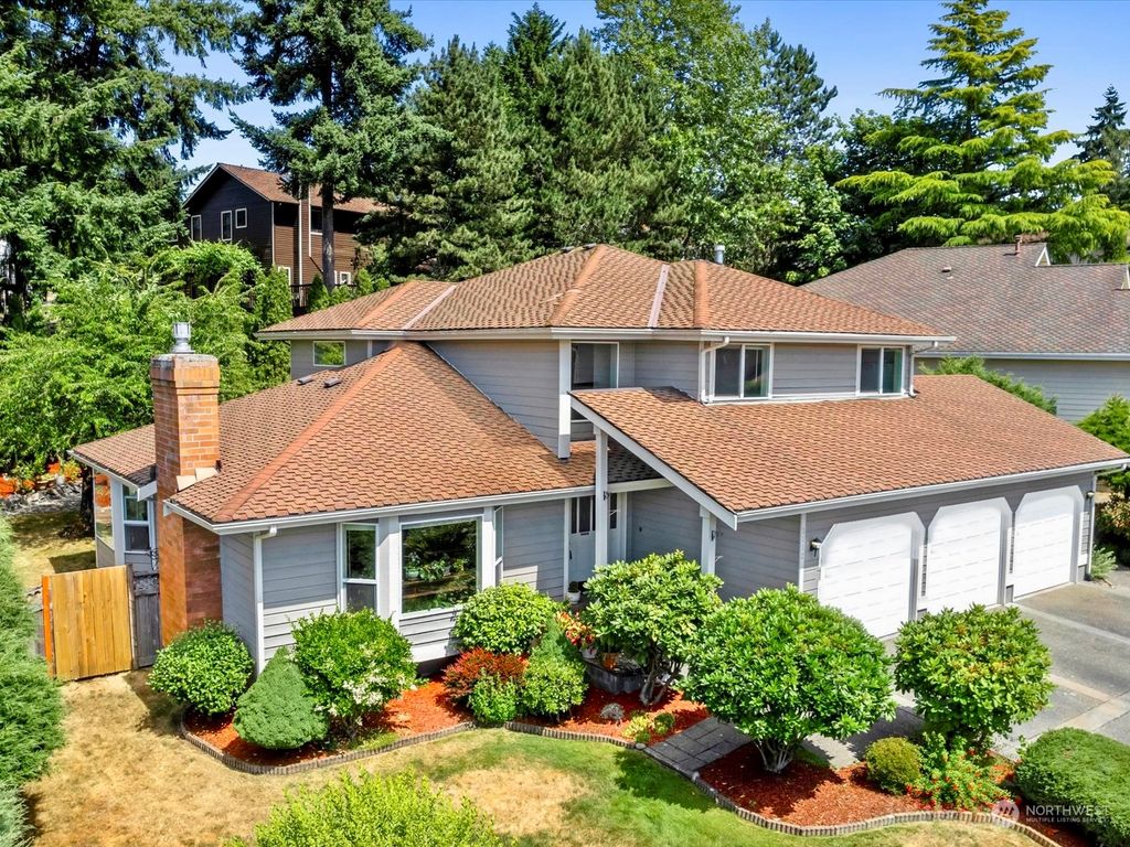 Photo of 1112 SW 326th Place, Federal Way, WA 98023 (MLS # 2139741)