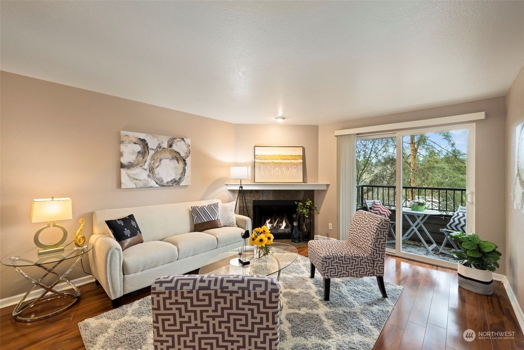 Photo of 726 Kirkland Circle #C304, Kirkland, WA 98033 (MLS # 2163448)