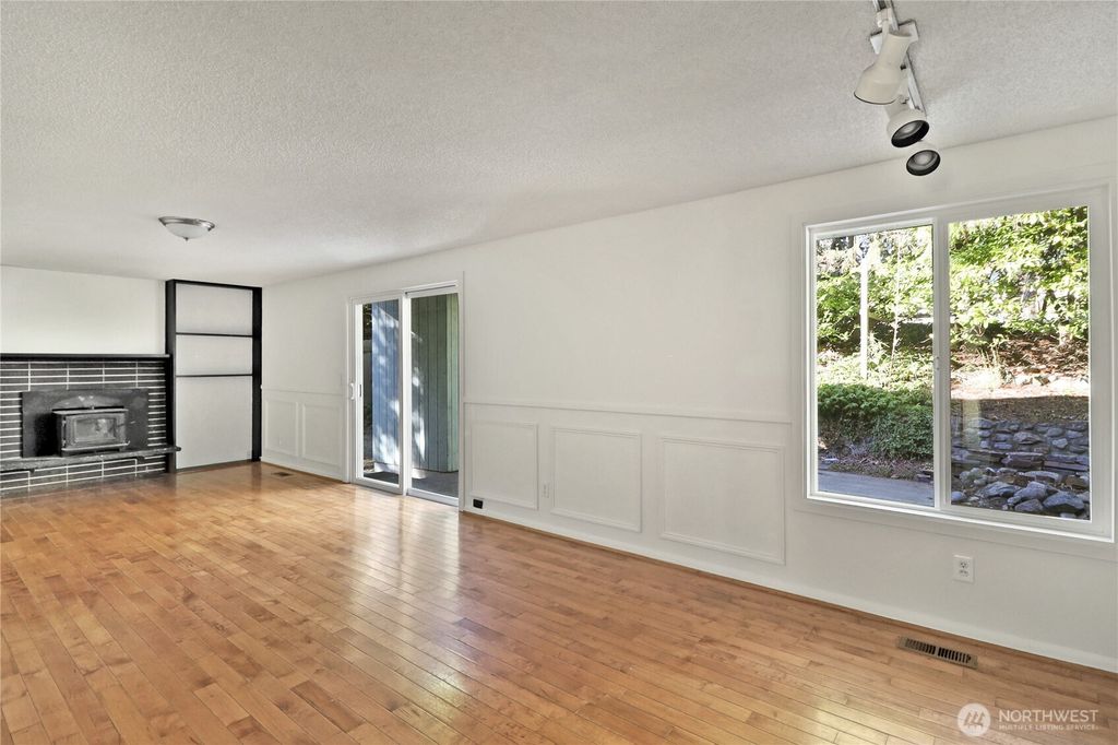 Photo of 2186 Crosswoods Circle, Oak Harbor, WA 98277 (MLS # 2470975)