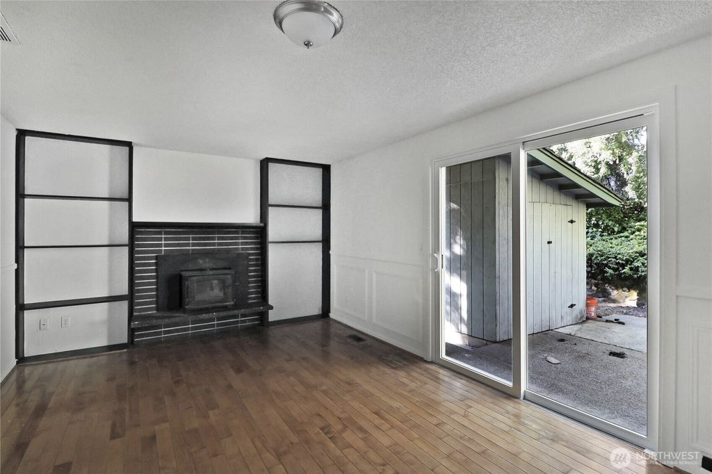 Photo of 2186 Crosswoods Circle, Oak Harbor, WA 98277 (MLS # 2470975)