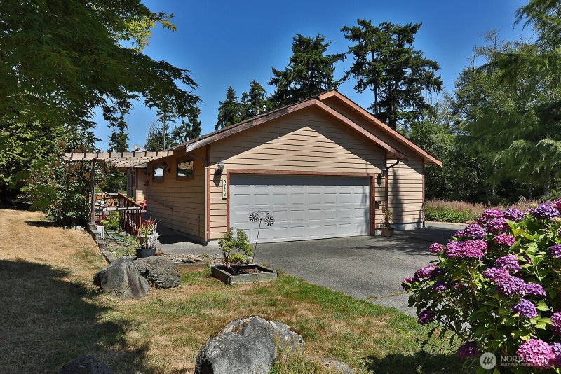 5772 Captain Vancouver Drive