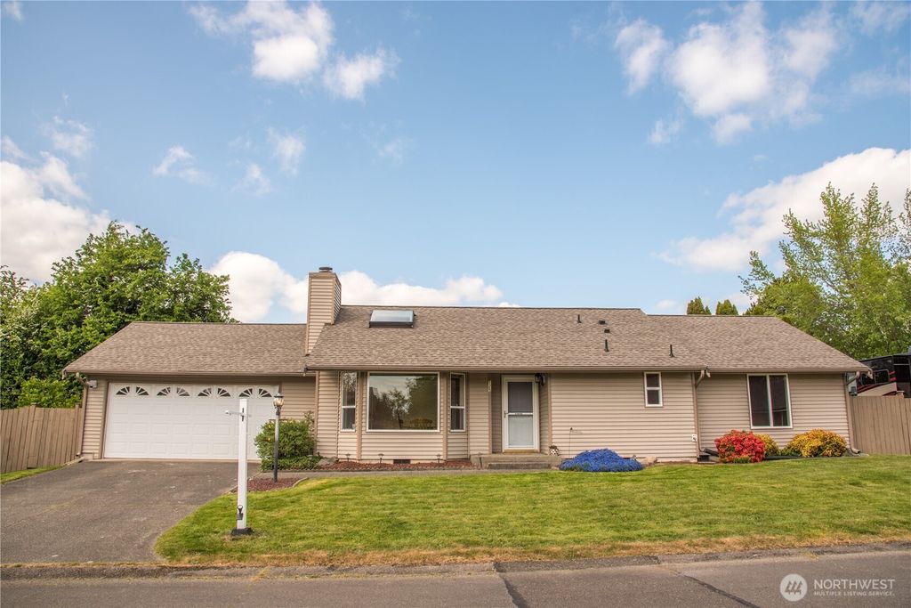 Photo of 125 117th Street E, Tacoma, WA 98445 (MLS # 2520487)