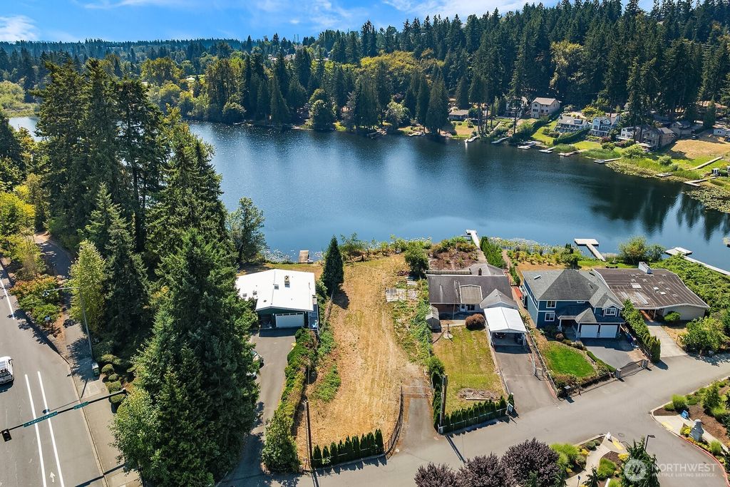 Photo of 13059 SE 76th Street, Newcastle, WA 98056 (MLS # 2410618)