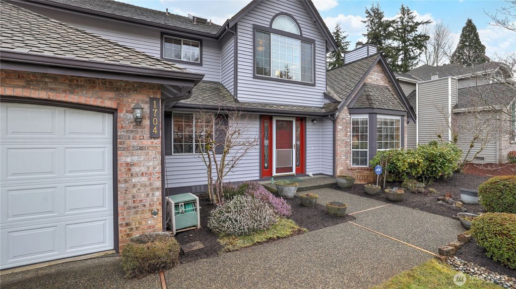 Photo of 1704 Field Avenue NE, Renton, WA 98059 (MLS # 2319118)