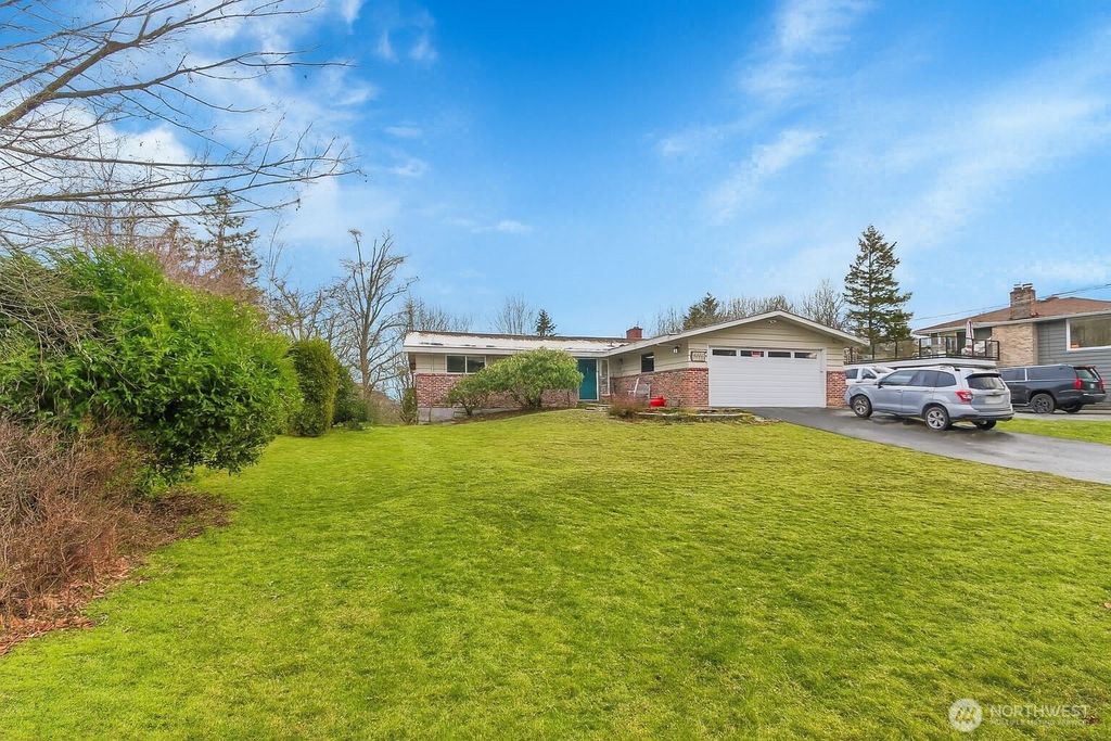 Photo of 19908 47th Avenue NE, Lake Forest Park, WA 98155 (MLS # 2402565)