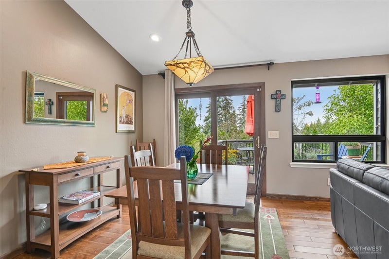 5117 Nathan Loop SE
