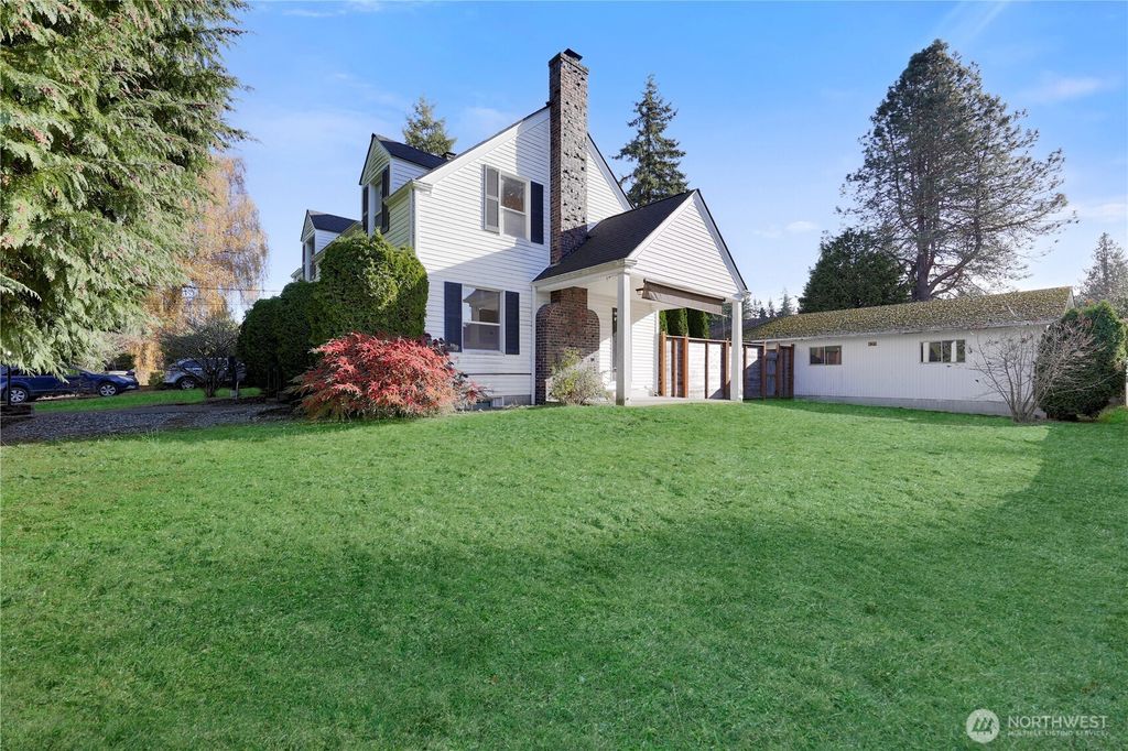 Photo of 702 47th Street SE, Everett, WA 98203 (MLS # 2455169)