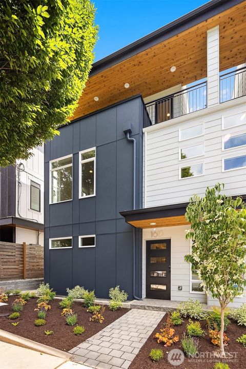 Photo of 1613 N 50th Street, Seattle, WA 98103 (MLS # 2454237)