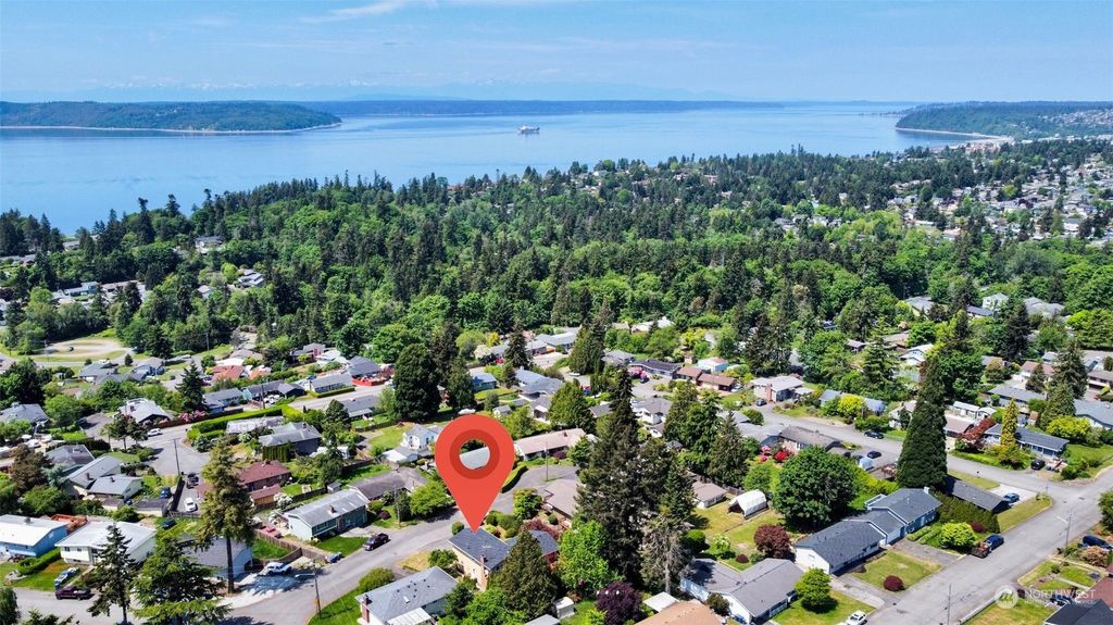 Photo of 25736 S 17th Avenue, Des Moines, WA 98198 (MLS # 2071381)