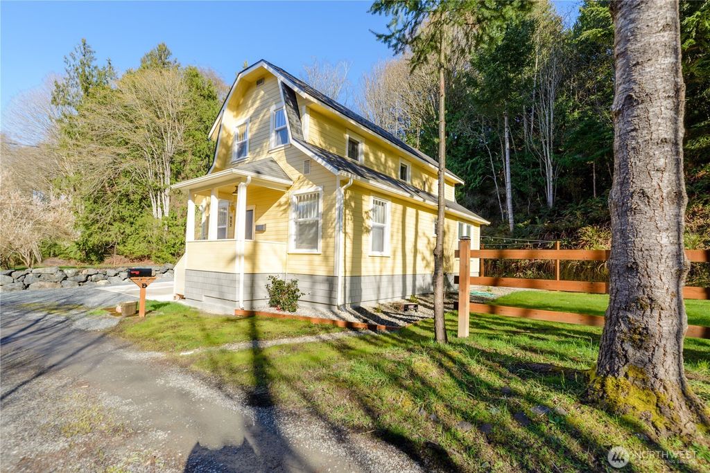 Photo of 903 S Valley Street, Port Angeles, WA 98362 (MLS # 2501851)