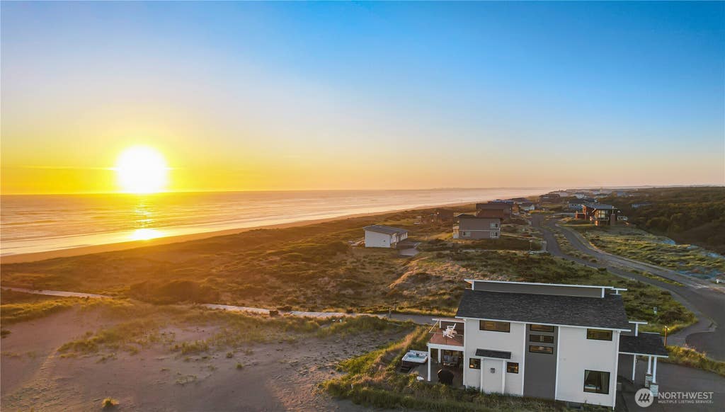 Photo of 1401 S Cohasset Crest, Westport, WA 98595 (MLS # 2563064)