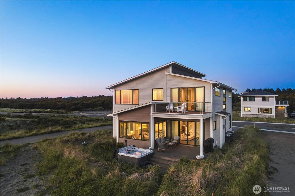 Photo of 1401 S Cohasset Crest, Westport, WA 98595 (MLS # 2563064)