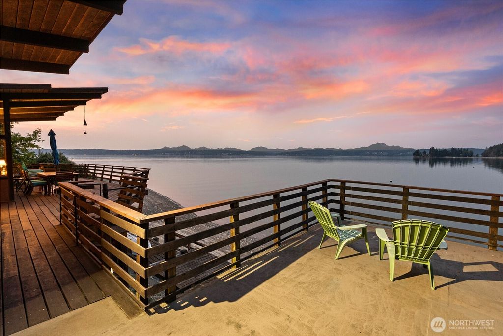 Photo of 115 Alder Drive NW, Gig Harbor, WA 98335 (MLS # 2444672)