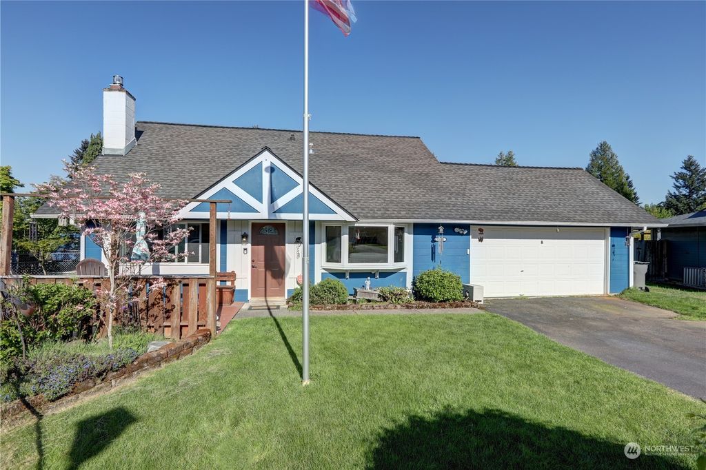 Photo of 33454 37th Avenue SW, Federal Way, WA 98023 (MLS # 2236080)