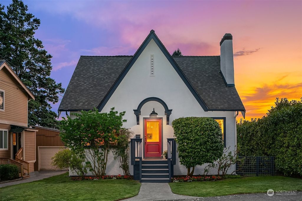 Photo of 6057 29th Avenue NE, Seattle, WA 98115 (MLS # 2064496)