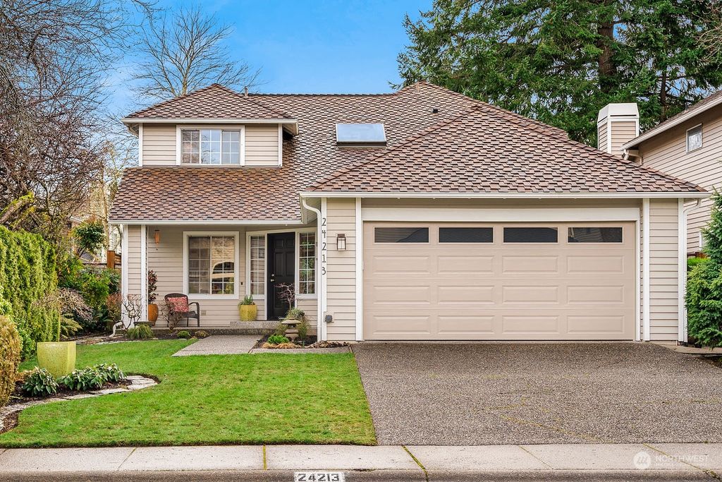 Photo of 24213 SE 40th Place, Sammamish, WA 98029 (MLS # 2034339)