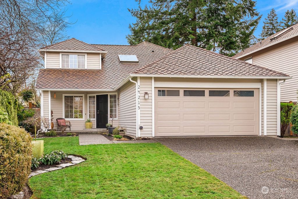 Photo of 24213 SE 40th Place, Sammamish, WA 98029 (MLS # 2034339)