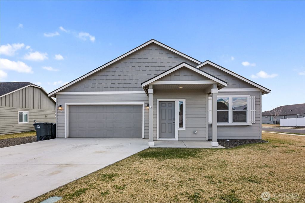 Photo of 4241 W Wood Court, Moses Lake, WA 98837 (MLS # 2497008)