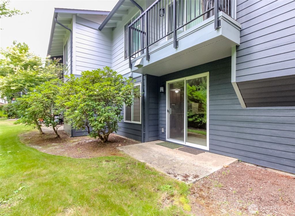 Photo of 25735 115th Avenue SE #B102, Kent, WA 98030 (MLS # 2391128)