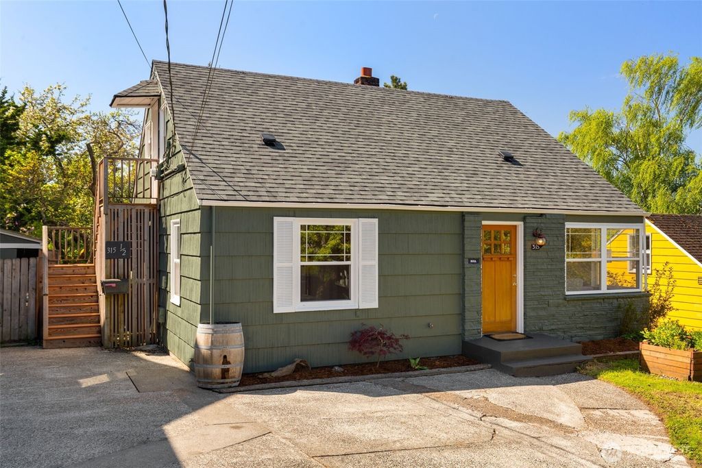 Photo of 315 NW 49th Street, Seattle, WA 98107 (MLS # 2367477)