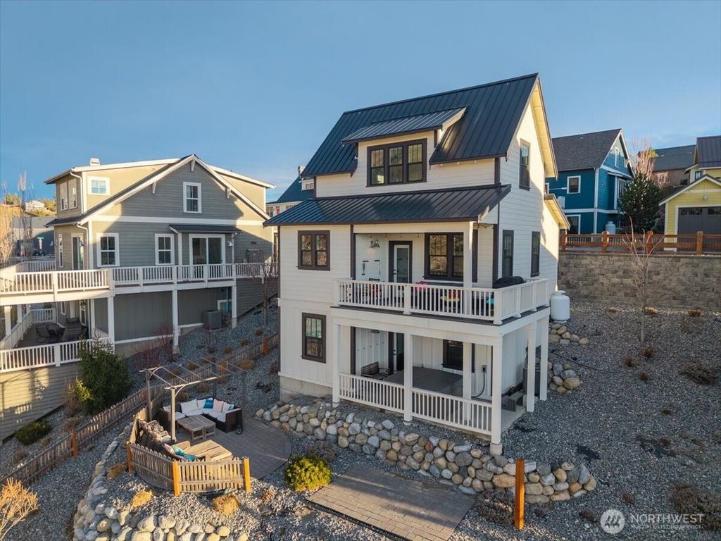 Photo of 118 Porcupine Lane, Chelan, WA 98816 (MLS # 2484788)