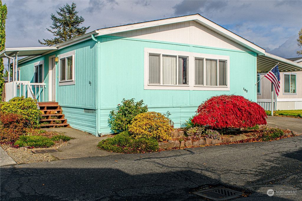 Photo of 16600 NE 25th Ave #102, Marysville, WA 98271 (MLS # 2014818)