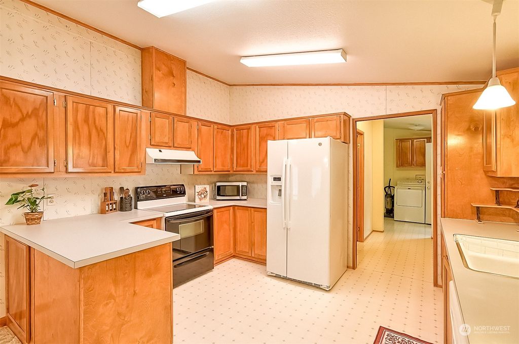 Photo of 16600 NE 25th Ave #102, Marysville, WA 98271 (MLS # 2014818)