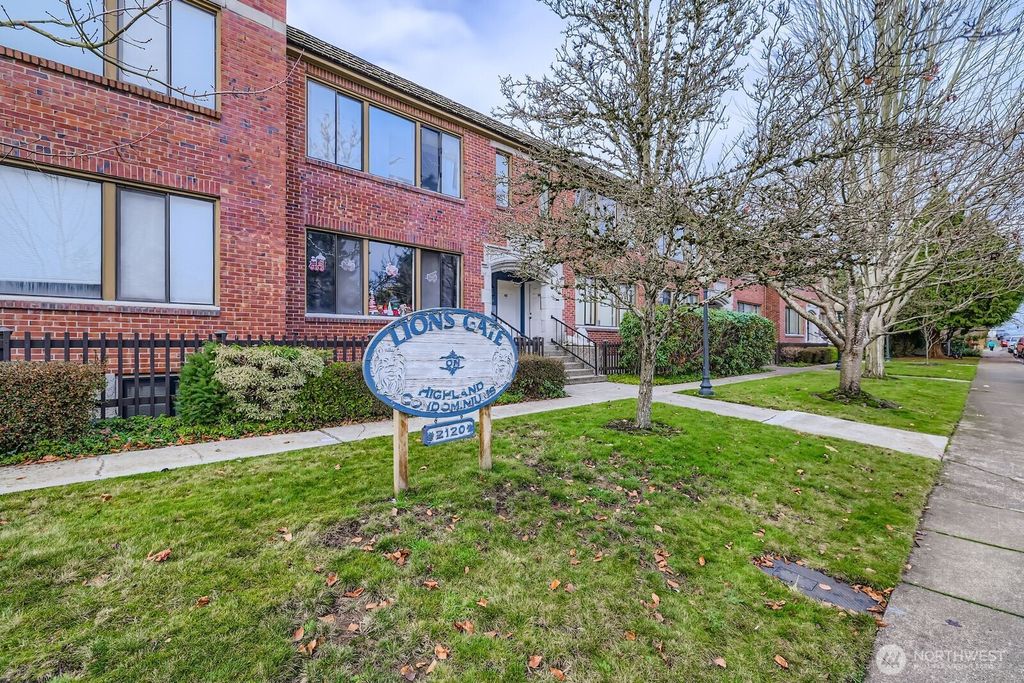 Photo of 2120 Highland Avenue #104, Everett, WA 98201 (MLS # 2460523)
