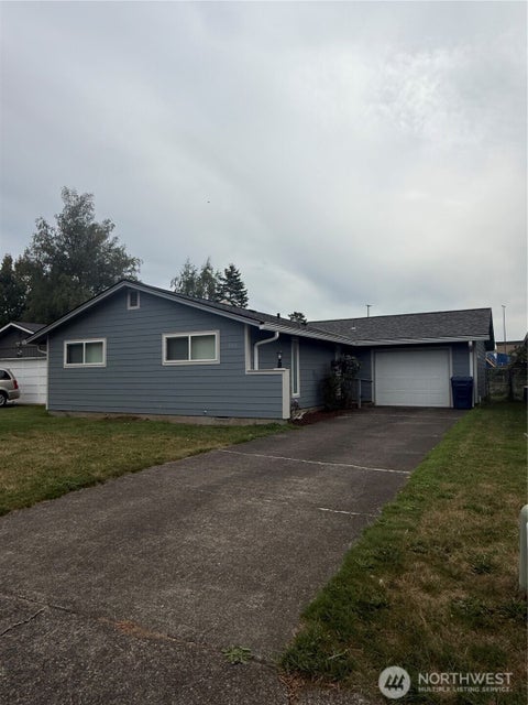 Photo of 1008 Oak Street, Kelso, WA 98626 (MLS # 2586933)
