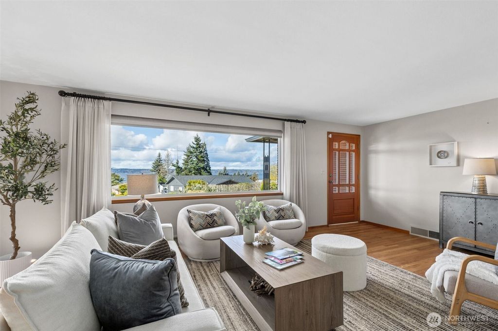 Photo of 18502 Normandy Terrace SW, Normandy Park, WA 98166 (MLS # 2490166)