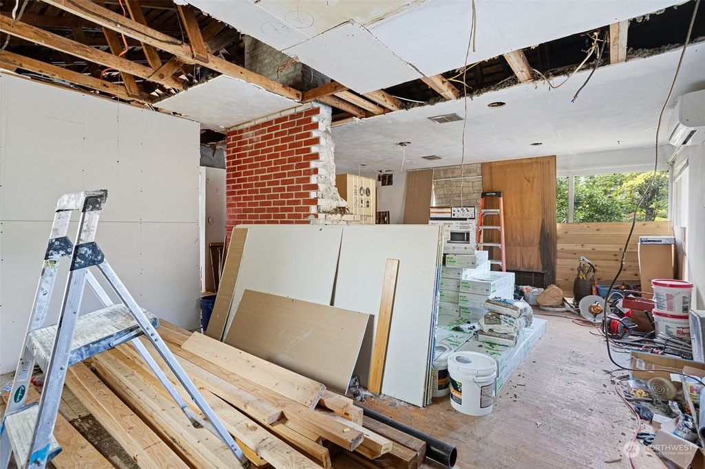 Photo of 20904 5th Avenue, Des Moines, WA 98198 (MLS # 2169823)