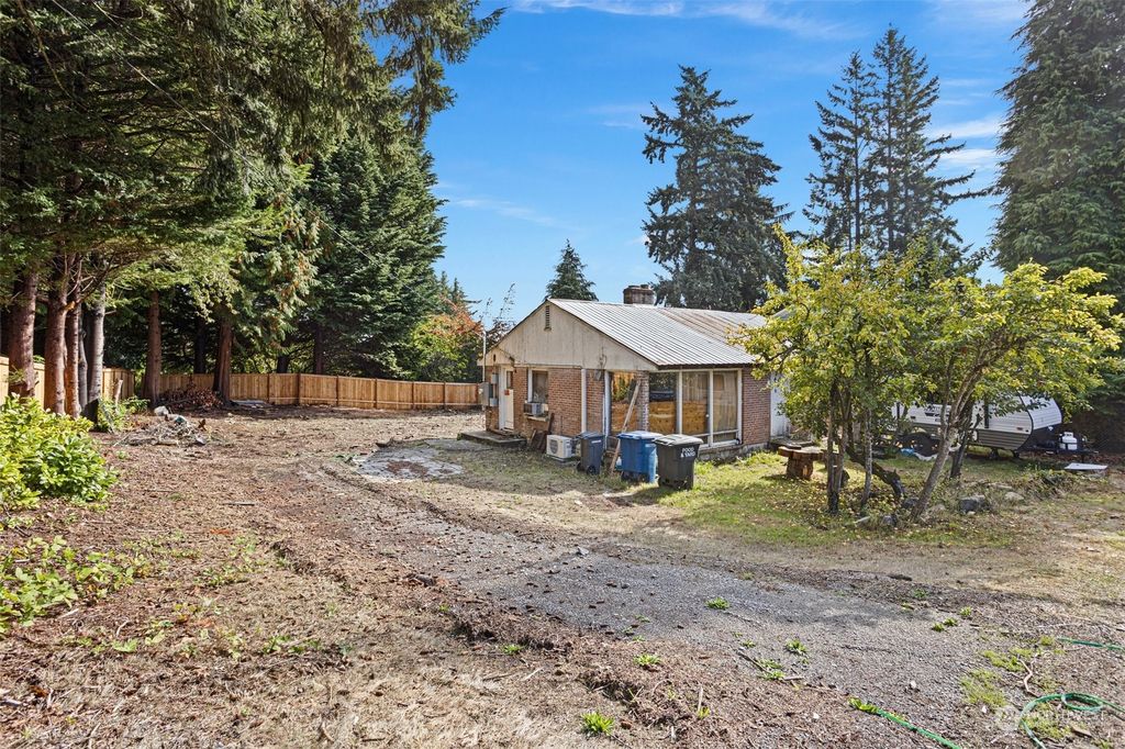 Photo of 20904 5th Avenue, Des Moines, WA 98198 (MLS # 2169823)