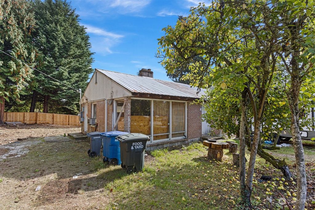 Photo of 20904 5th Avenue, Des Moines, WA 98198 (MLS # 2169823)