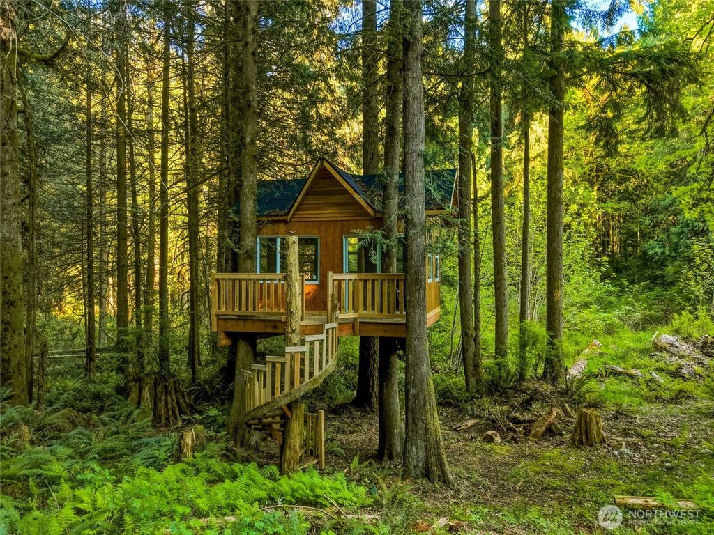 Photo of 20202 230th Avenue NE, Woodinville, WA 98077 (MLS # 2518292)
