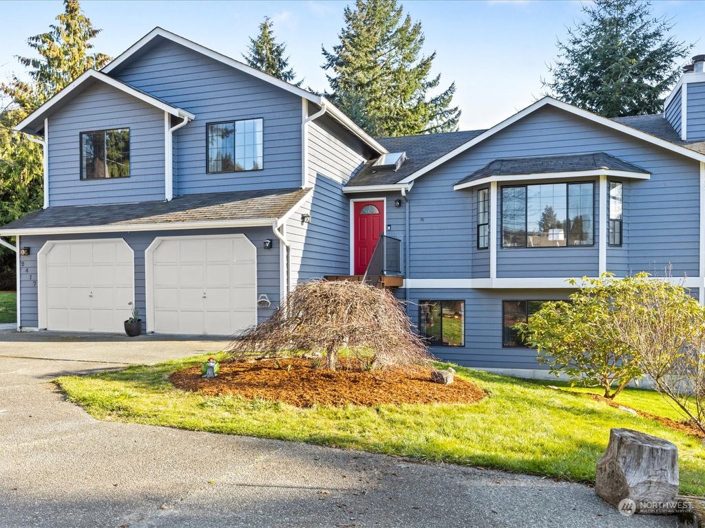 Photo of 2417 SW 112th Street, Seattle, WA 98146 (MLS # 2047962)