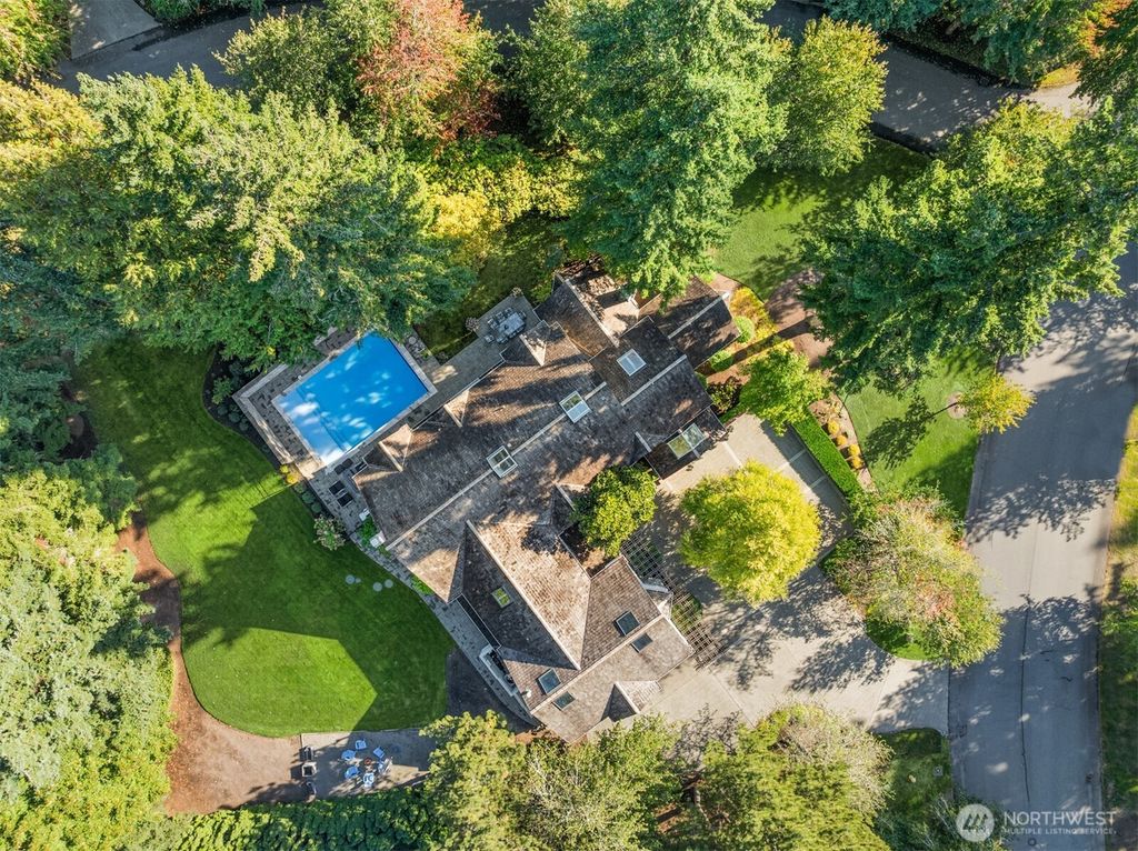 Photo of 7112 204th Drive NE, Redmond, WA 98053 (MLS # 2436605)