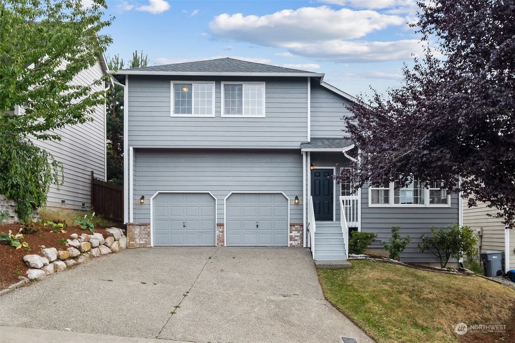Photo of 1203 S 35th Street, Renton, WA 98055 (MLS # 2142604)