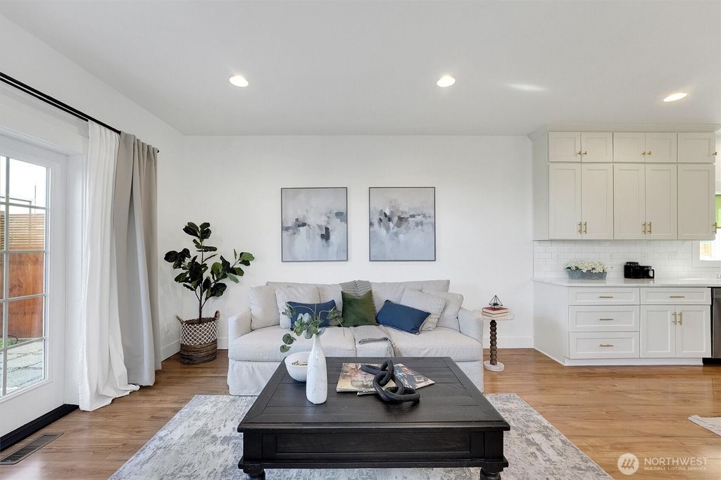 Photo of 10230 17th Avenue SW, Seattle, WA 98146 (MLS # 2380984)