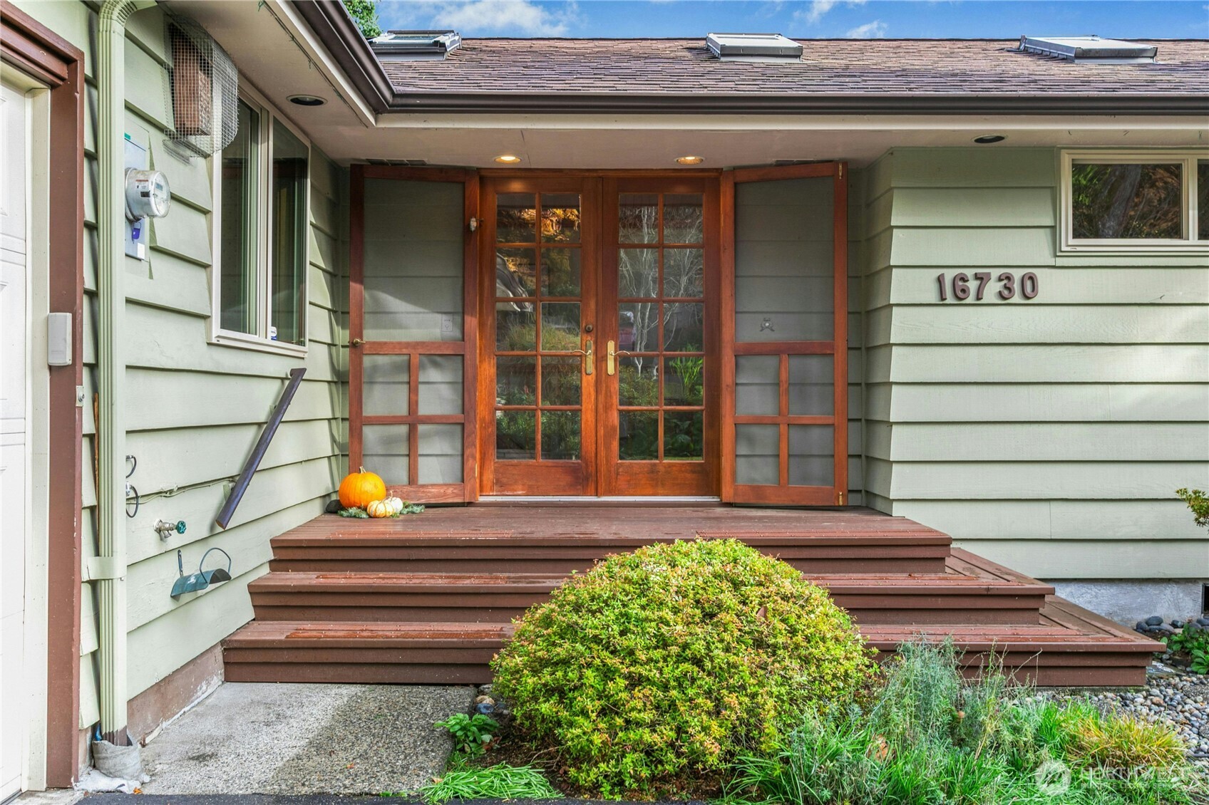 16730 32nd Place NE