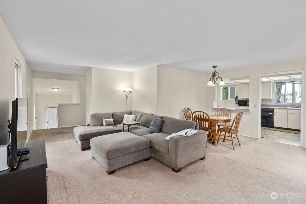 Photo of 3419 Lincoln Way, Lynnwood, WA 98087 (MLS # 2275351)