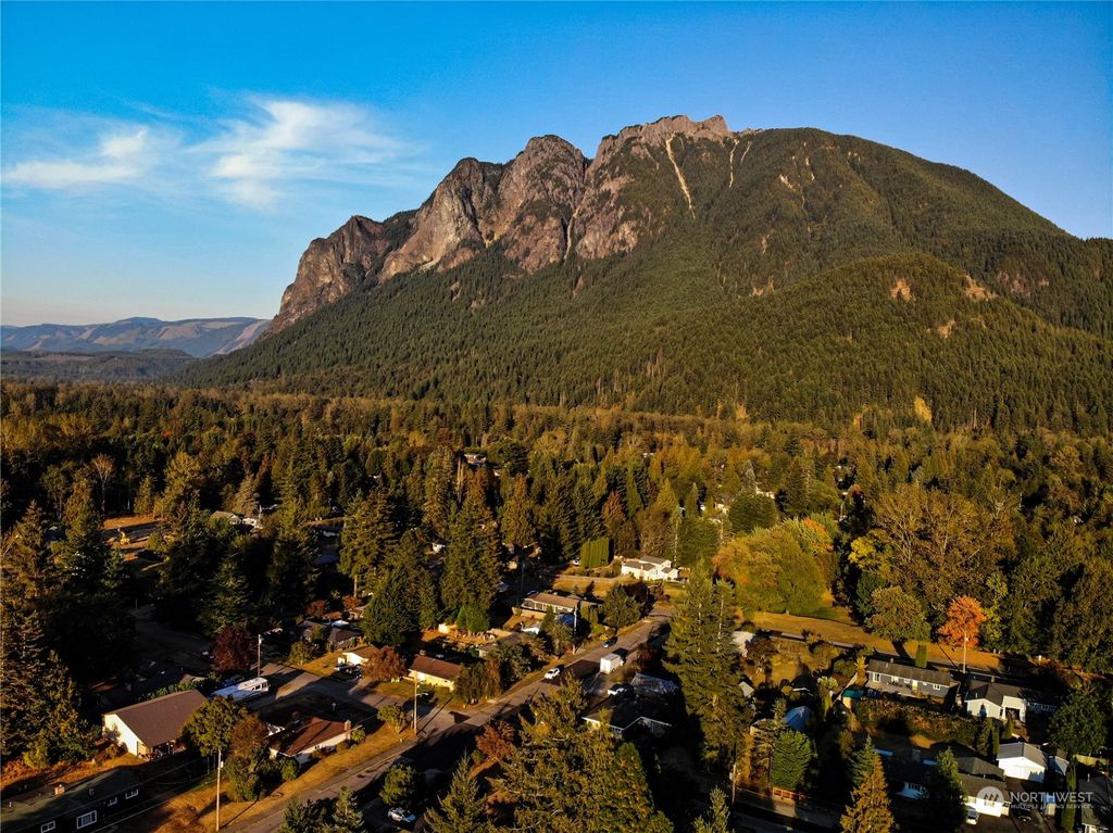 Photo of 514 Ogle Avenue NE, North Bend, WA 98045 (MLS # 2002378)