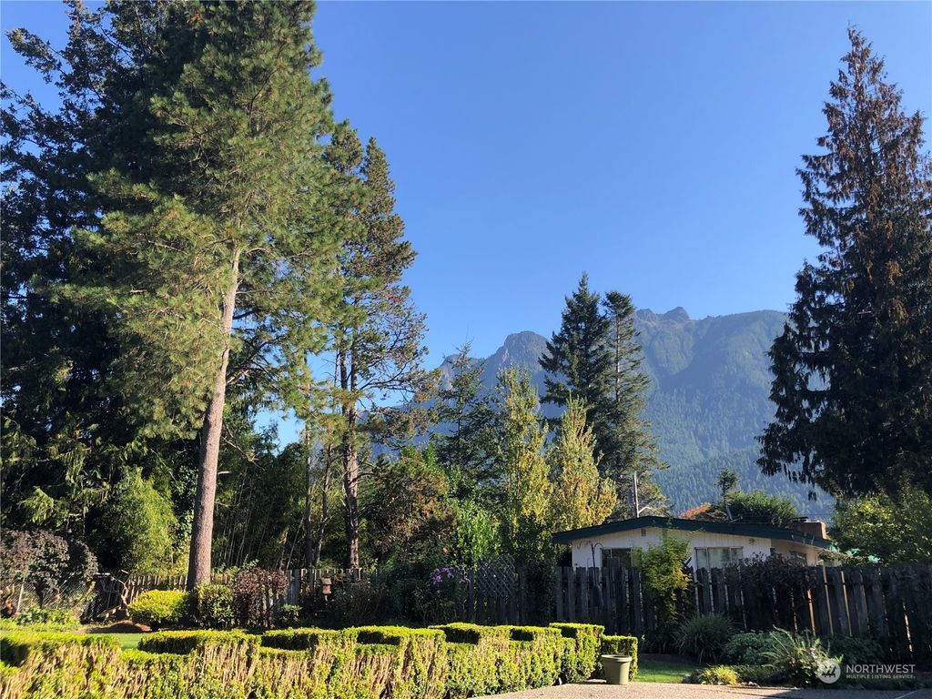 Photo of 514 Ogle Avenue NE, North Bend, WA 98045 (MLS # 2002378)